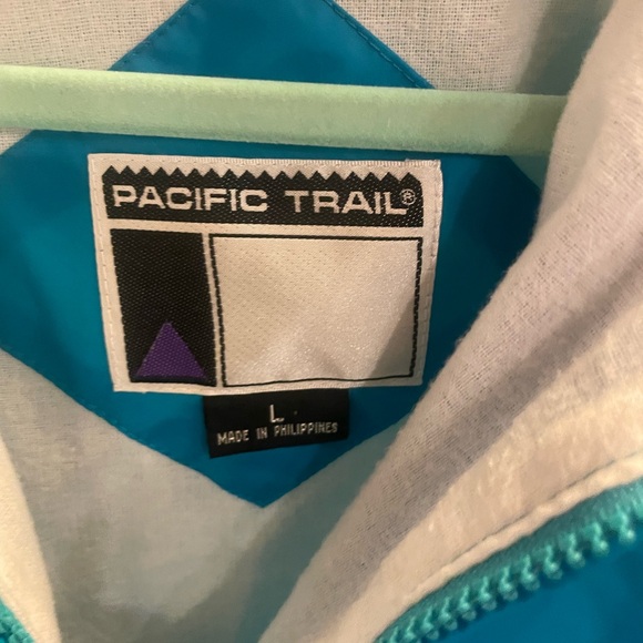 Pacific Trail size L windbreaker, rain coat - Picture 5 of 11